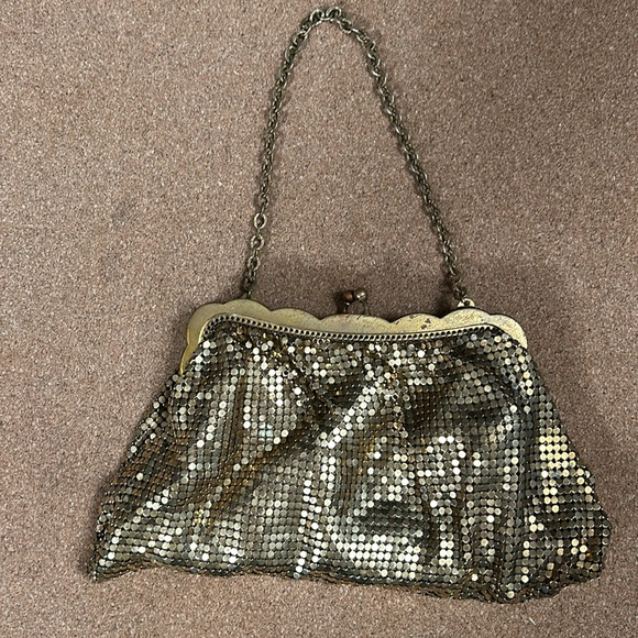 Very vintage gold Whiting & Davis small cocktail mesh bag with chain strap - Picture 5 of 16